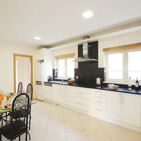 Вилла Villa In Albufeira With Pool Near Beaches *