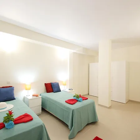 Villa In Albufeira With Pool Near Beaches * Албуфейра