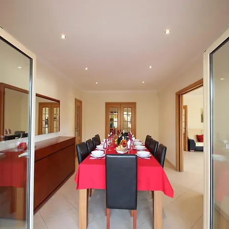Villa In Albufeira With Pool Near Beaches Вилла