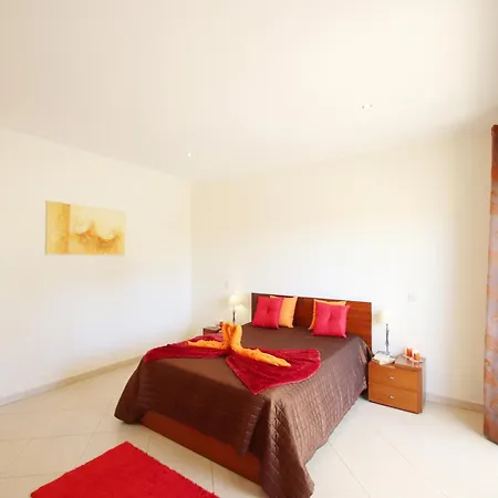Вилла Villa In Albufeira With Pool Near Beaches *