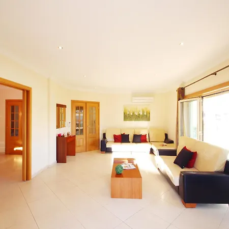 Вилла Villa In Albufeira With Pool Near Beaches *