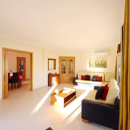 Villa In Albufeira With Pool Near Beaches Вилла Албуфейра