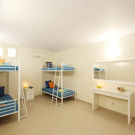 Вилла Villa In Albufeira With Pool Near Beaches Албуфейра
