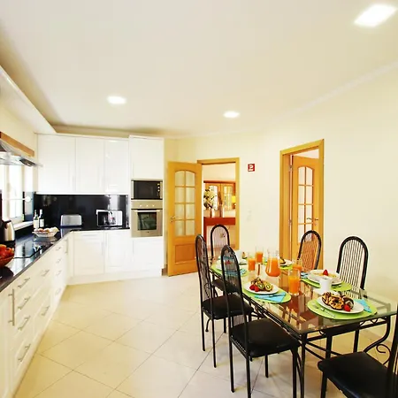 Вилла Villa In Albufeira With Pool Near Beaches *