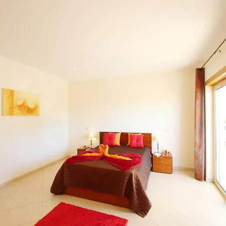 Villa In Albufeira With Pool Near Beaches Вилла Албуфейра