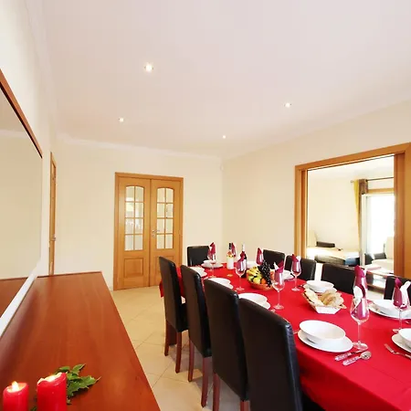 Villa In Albufeira With Pool Near Beaches Albufeira